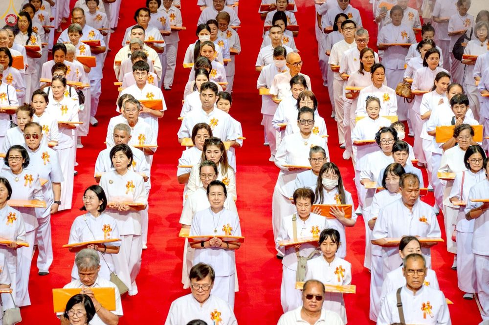 ภาพ No.251673:วันที่ 10 ตุลาคม พ.ศ. 2568 พิธีทอดผ้าป่าสมทบกฐินวัดพระธรรมกาย และสมทบกฐิน 30,000 กว่าวัดทั่วประเทศ ครั้งที่ 3 ณ สภาธรรมกายสากล วัดพระธรรมกาย