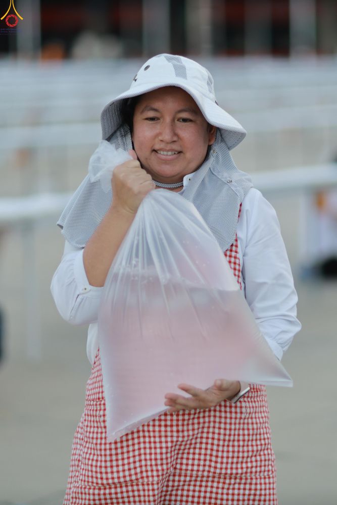 ภาพ No.320471:วันที่ 9 เมษายน พ.ศ.2569 การเตรียมงาน มัดถุงน้ำ ถ่วงขาโต๊ะไทยธรรม เพื่องานถวายมหาสังฆทาน 40,000 กว่าวัดทั่วประเทศ วันคุ้มครองโลก 22 เมษายน พ.ศ.2569 วัดพระธรรมกาย