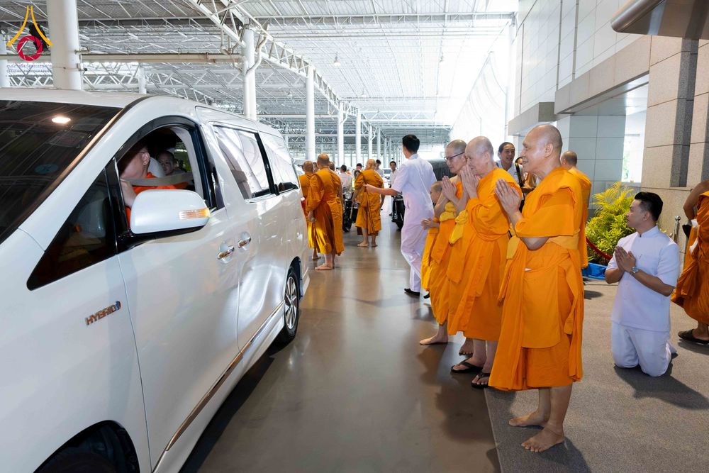 ภาพ No.342284:วันอาทิตย์ที่ 2 สิงหาคม พ.ศ.2569 พิธีถวายไทยธรรม คณะสงฆ์ 2,000 กว่าวัด ทั่วประเทศ, พิธีถวายไทยธรรม คณะสงฆ์ 323 วัด 4 จังหวัดชายแดนใต้ ณ สภาธรรมกายสากล วัดพระธรรมกาย