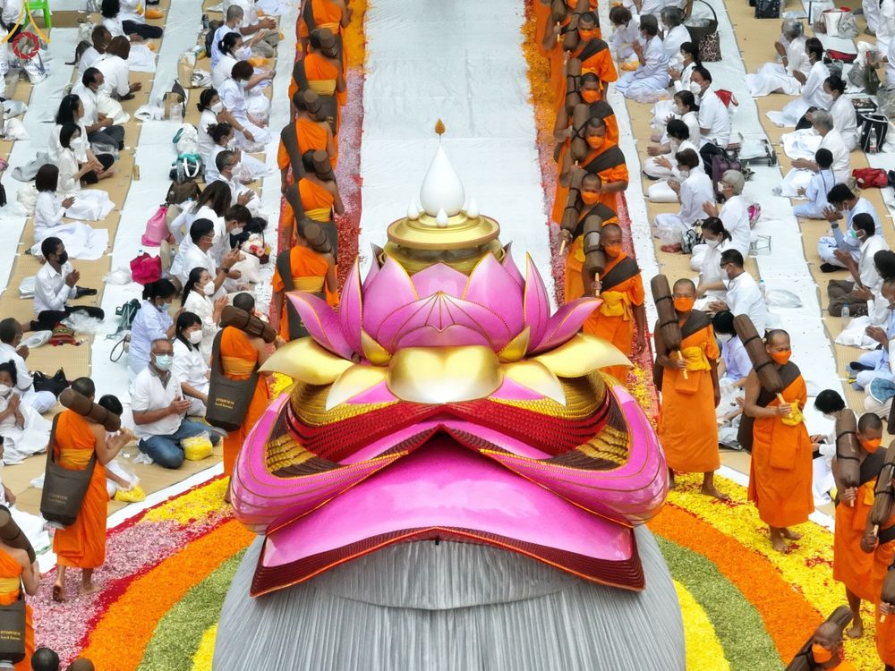 ภาพ No.69095:พิธีต้อนรับพระธรรมยาตรา ในโครงการธรรมยาตรากตัญญูบูชา มหาปูชนียาจารย์ พระมงคลเทพมุนี(สด จนฺทสโร) พระผู้ปราบมาร อนุสรณ์สถาน 7 แห่ง ปีที่ 11 วันที่ 3 มกราคม พ.ศ. 2566 ณ อนุสรณ์สถานมหาวิหารพระมงคลเทพมุนี จ.สุพรรณบุรี