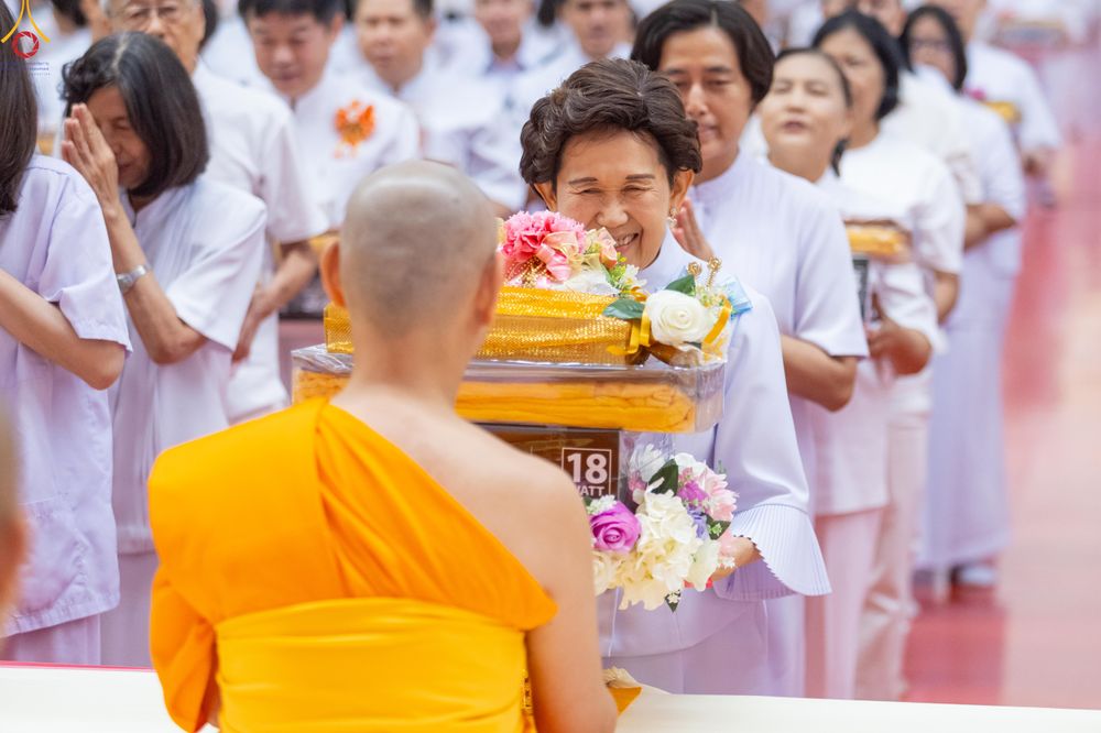ภาพ No.341824:วันพุธที่ 29 กรกฎาคม พ.ศ. 2569 พิธีถวายผ้าอาบน้ำฝน เทียนพรรษาและประทีปโคมไฟ ณ ห้องแก้วสารพัดนึก 2 สภาธรรมกายสากล วัดพระธรรมกาย
