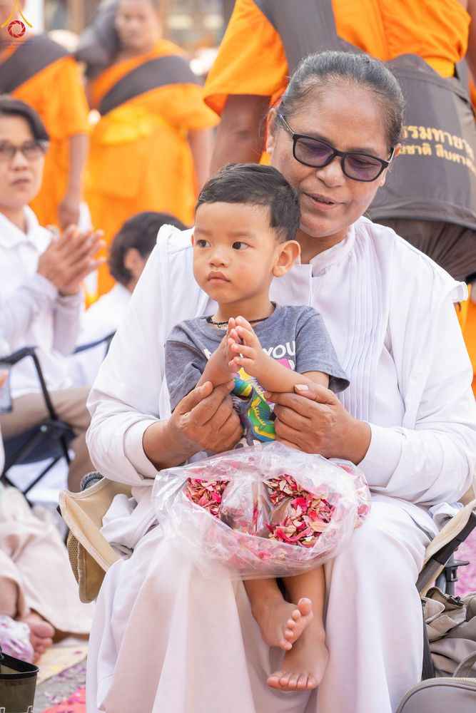 ภาพ No.295422:วันที่ 16 มกราคม พ.ศ. 2569 พิธีต้อนรับพระธรรมยาตรา อนุสรณ์สถานลำดับที่ 4 (ภาพชุดที่ 2) สถานที่เกิดด้วยกายธรรม ณ วัดโบสถ์บน ต.บางคูเวียง จ.นนทบุรี ในโครงการธรรมยาตรา กตัญญูบูชา มหาปูชนียาจารย์ พระมงคลเทพมุนี(สด จนฺทสโร) พระผู้ปราบมาร อนุสรณ์สถาน 7 แห่ง ปี