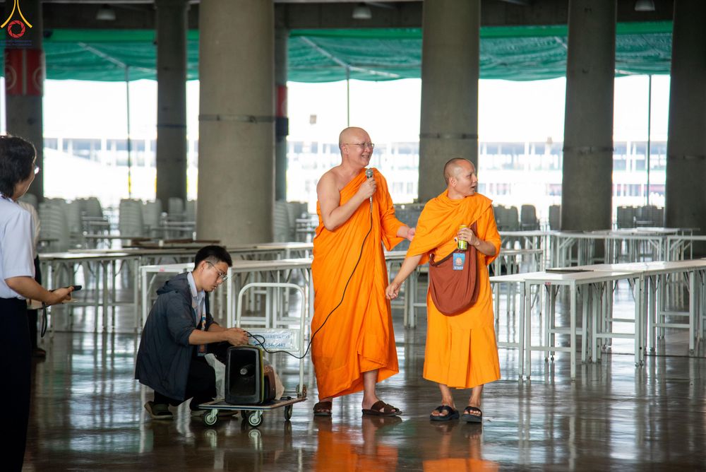 ภาพ No.320011:วันที่ 6 เมษายน พ.ศ.2569 ทีมจัดภัตตาหารประชุมเตรียมงานถวายมหาสังฆทาน 40,000 กว่าวัดทั่วประเทศ บูชาธรรม 82 ปี หลวงพ่อธัมมชโย