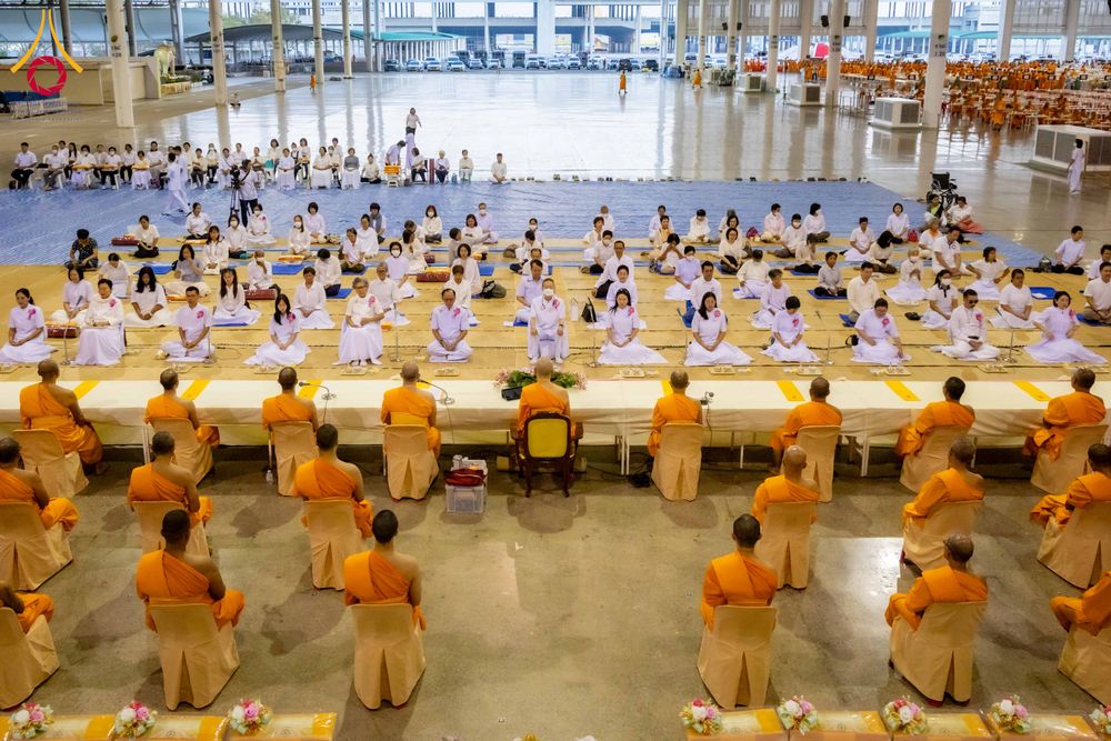 ภาพ No.305326:วันที่ 29 มกราคม พ.ศ. 2569 พิธีถวายภัตตาหารเป็นสังฆทาน แด่พระธรรมยาตรา ณ วัดพระธรรมกาย  จังหวัดปทุมธานี ในโครงการธรรมยาตรา กตัญญูบูชา มหาปูชนียาจารย์ พระมงคลเทพมุนี(สด จนฺทสโร) พระผู้ปราบมาร อนุสรณ์สถาน 7 แห่ง ปีที่ 14