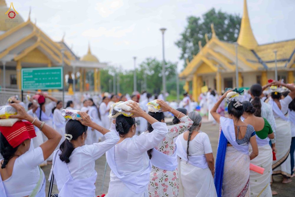 ภาพ No.347483:วันที่ 4 กันยายน พ.ศ. 2569 พิธีตักบาตรพระ โครงการบวชอุบาสก–อุบาสิกาแก้ว ณ วัดพุทธสันติวัน ธรรมชัย เมืองนาคปูร์ ประเทศอินเดีย