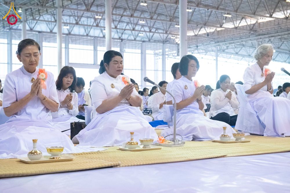 ภาพ No.279096:วันที่ 2 มกราคม พ.ศ.2569 พิธีถวายภัตตาหารเป็นสังฆทาน แด่พระธรรมยาตรา ณ วัดพระธรรมกาย ปทุมธานี ในโครงการธรรมยาตรา กตัญญูบูชา มหาปูชนียาจารย์ พระมงคลเทพมุนี(สด จนฺทสโร) พระผู้ปราบมาร อนุสรณ์สถาน 7 แห่ง ปีที่ 14