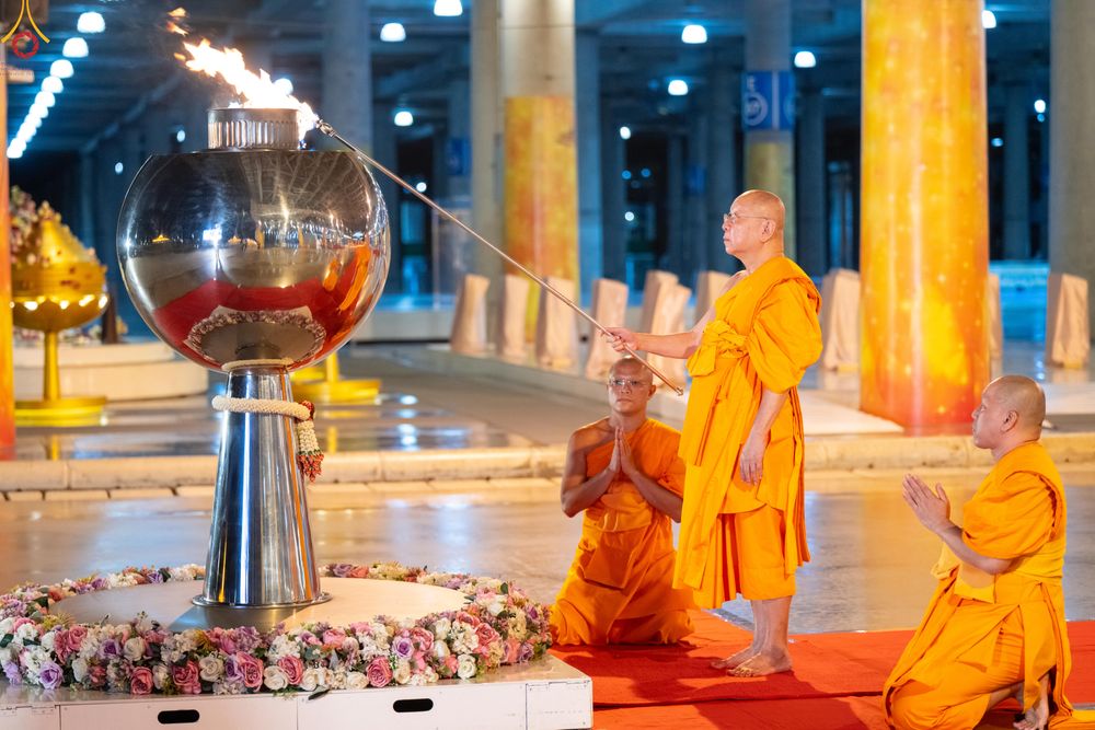 ภาพ No.337520:วันจันทร์ที่ 29 มิถุนายน พ.ศ.2569 (วันพระขึ้น 15 ค่ำ เดือน 8) พิธีบุพเปตพลี ครั้งที่ 184 ณ หอฉันคุณยายอาจารย์ฯ  พิธีสวดธัมมจักกัปปวัตนสูตร ครบ 8,495,000,000 จบ ณ มหาวิหารคด วัดพระธรรมกาย