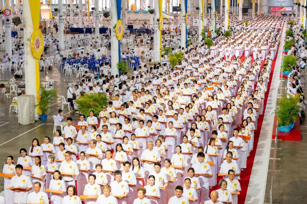 ภาพ No.345641:วันพฤหัสบดีที่ 27 สิงหาคม พ.ศ.2569 พิธีทอดผ้าป่าเพื่อถวายอุปกรณ์สื่อโสตทัศน์ อาคาร 82 ปี หลวงพ่อธัมมชโย พิธีทอดผ้าป่าสมทบกฐินวัดพระธรรมกาย และสมทบกฐิน 30,000 กว่าวัดทั่วไทย ครั้งที่ 1 ประจำปี พุทธศักราช 2569 ณ วัดพระธรรมกาย ปทุมธานี