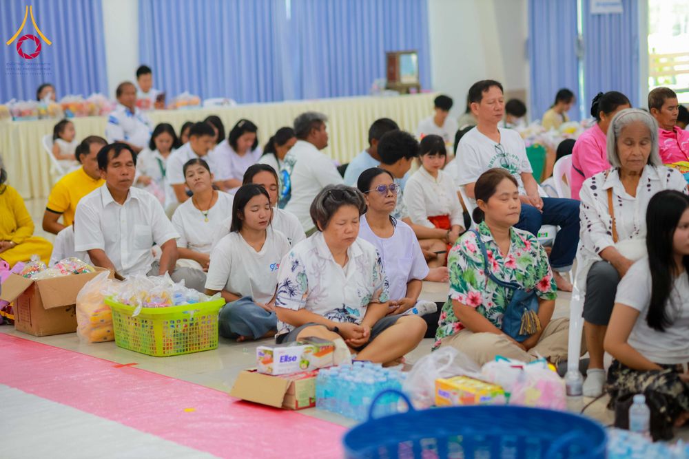 ภาพ No.321827:วันที่ 12 เมษายน พ.ศ.2569 ตักบาตรสงกรานต์ฉลองสามเณรใหม่  ณ ศูนย์ปฏิบัติธรรมระยอง(บ้านช่องลม)