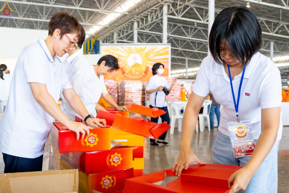 ภาพ No.322150:วันที่ 14 เมษายน พ.ศ.2569 การเตรียมกล่องไทยธรรม วันสุดท้าย เพื่องานถวายมหาสังฆทาน 40,000 กว่าวัดทั่วประเทศ วันคุ้มครองโลก 22 เมษายน พ.ศ.2569 วัดพระธรรมกาย