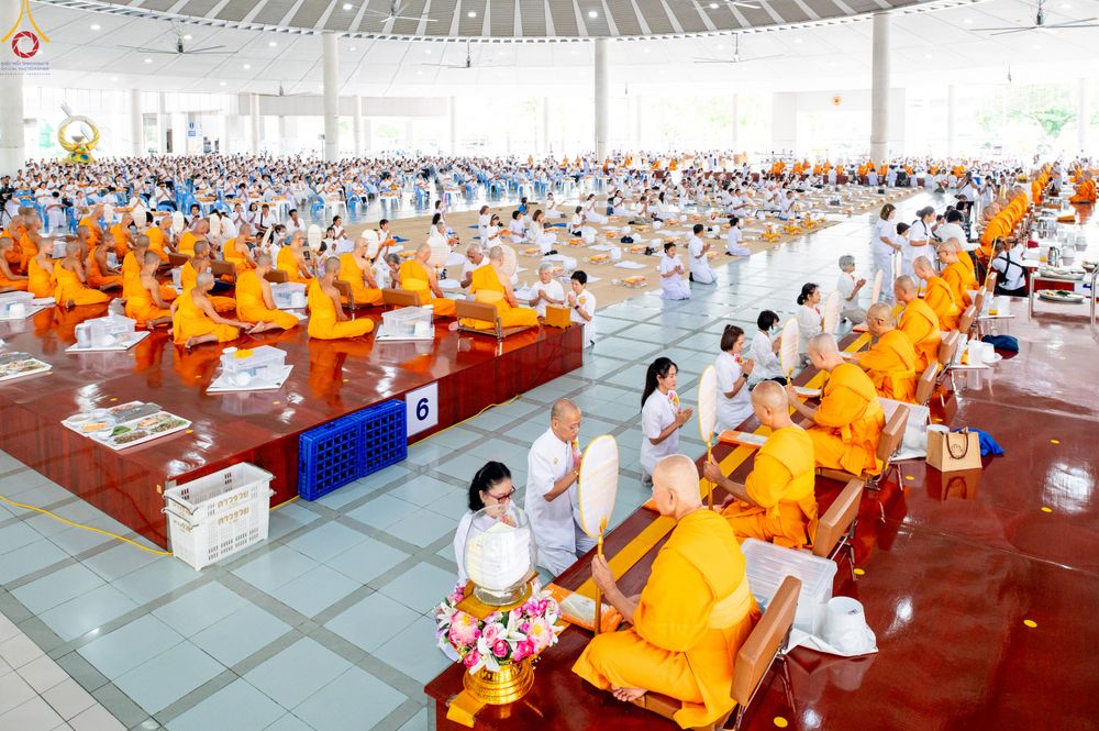 ภาพ No.343109:วันที่ 13 สิงหาคม พ.ศ.2569 พิธีบุพเปตพลี ครั้งที่ 186 ร่วมอุทิศส่วนกุศล แด่หมู่ญาติผู้ล่วงลับไปแล้ว และเป็นปัจจัยสนับสนุน การเผยแผ่พระพุทธศาสนา ณ หอฉันคุณยายอาจารย์ วัดพระธรรมกาย