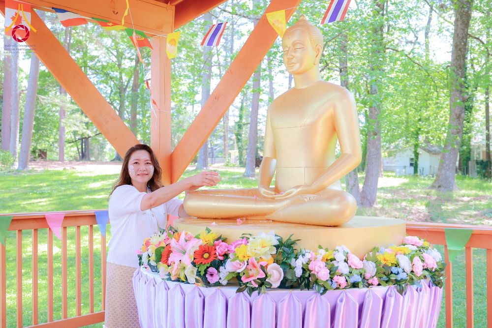 ภาพ No.321653:วันอาทิตย์ที่ 12 เมษายน พ.ศ.2569 กิจกรรมงานบุญวันสงกรานต์ (ตักบาตร ขอขมาพ่อแม่ สรงน้ำพระ รดน้ำขอพร) ณ วัดพระธรรมกายจอร์เจีย ประเทศสหรัฐอเมริกา