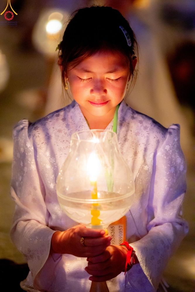 ภาพ No.192797:พิธีจุดประทีปถวายเป็นพุทธบูชา และบูชาธรรมมหาปูชนียาจารย์ ณ อนุสรณ์สถานคลองบางนางแท่น อ.สามพราน จ.นครปฐม ในโครงการธรรมยาตรา กตัญญูบูชา มหาปูชนียาจารย์ พระมงคลเทพมุนี(สด จนฺทสโร) พระผู้ปราบมาร อนุสรณ์สถาน 7 แห่ง ปีที่ 13 วันที่ 10 มกราคม พ.ศ. 2568