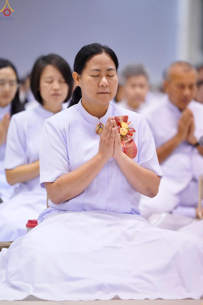 ภาพ No.311463:วันอาทิตย์ต้นเดือนที่ 1 มีนาคม พ.ศ.2569 พิธีตักบาตร และ พิธีบูชาข้าวพระ ณ สภาธรรมกายสากล วัดพระธรรมกาย