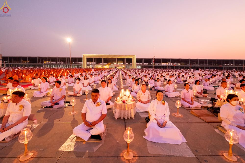 ภาพ No.307964:วันที่ 31 มกราคม พ.ศ. 2569 พิธีจุดประทีปธรรมถวายเป็นพุทธบูชา  และบูชาธรรมมหาปูชนียาจารย์ (ภาพชุดที่ 3) ณ วัดพระธรรมกาย ปทุมธานี ในโครงการธรรมยาตรา กตัญญูบูชา มหาปูชนียาจารย์ พระมงคลเทพมุนี(สด จนฺทสโร) พระผู้ปราบมาร อนุสรณ์สถาน 7 แห่ง ปีที่ 14