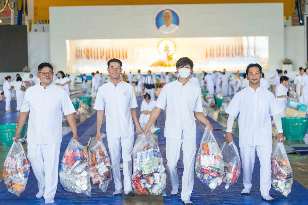 ภาพ No.345480:วันพฤหัสบดีที่ 27 สิงหาคม พ.ศ.2569 พิธีตักบาตรในวันธรรมชัย ณ สภาธรรมกายสากล วัดพระธรรมกาย ปทุมธานี