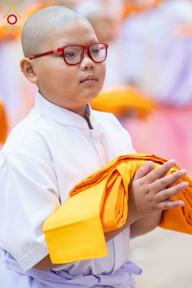 ภาพ No.319523:วันเสาร์ที่ 4 เมษายน พ.ศ.2569 พิธีขอขมา มอบผ้าไตร และถวายบาตรแด่นาคธรรมทายาท ในโครงการบรรพชาสามเณรฟื้นฟูพระพุทธศาสนาทั่วไทย โครงการหน่อแก้วเปรียญธรรม รุ่นที่ 14 โครงการสามเณรยุวธรรมทายาท รุ่นที่ 34 โครงการสามเณรมัชฌิมธรรมทายาท รุ่นที่ 30 ณ สภาธรรมกายสากล