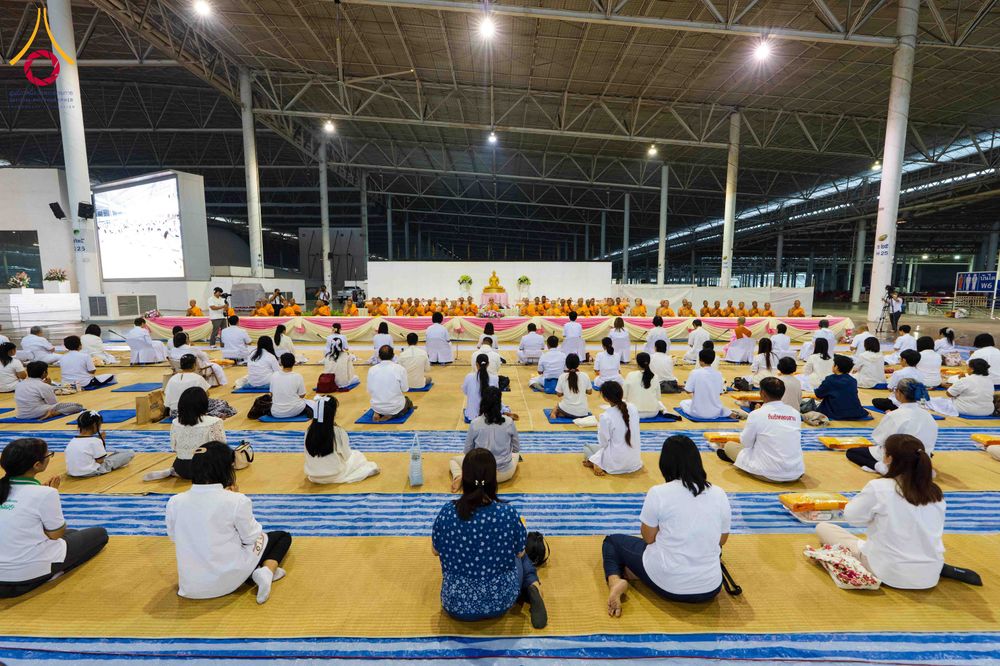 ภาพ No.306246:วันที่ 30 มกราคม พ.ศ. 2569 พิธีถวายภัตตาหารเป็นสังฆทาน แด่พระธรรมยาตรา ณ วัดพระธรรมกาย  จังหวัดปทุมธานี ในโครงการธรรมยาตรา กตัญญูบูชา มหาปูชนียาจารย์ พระมงคลเทพมุนี(สด จนฺทสโร) พระผู้ปราบมาร อนุสรณ์สถาน 7 แห่ง ปีที่ 14