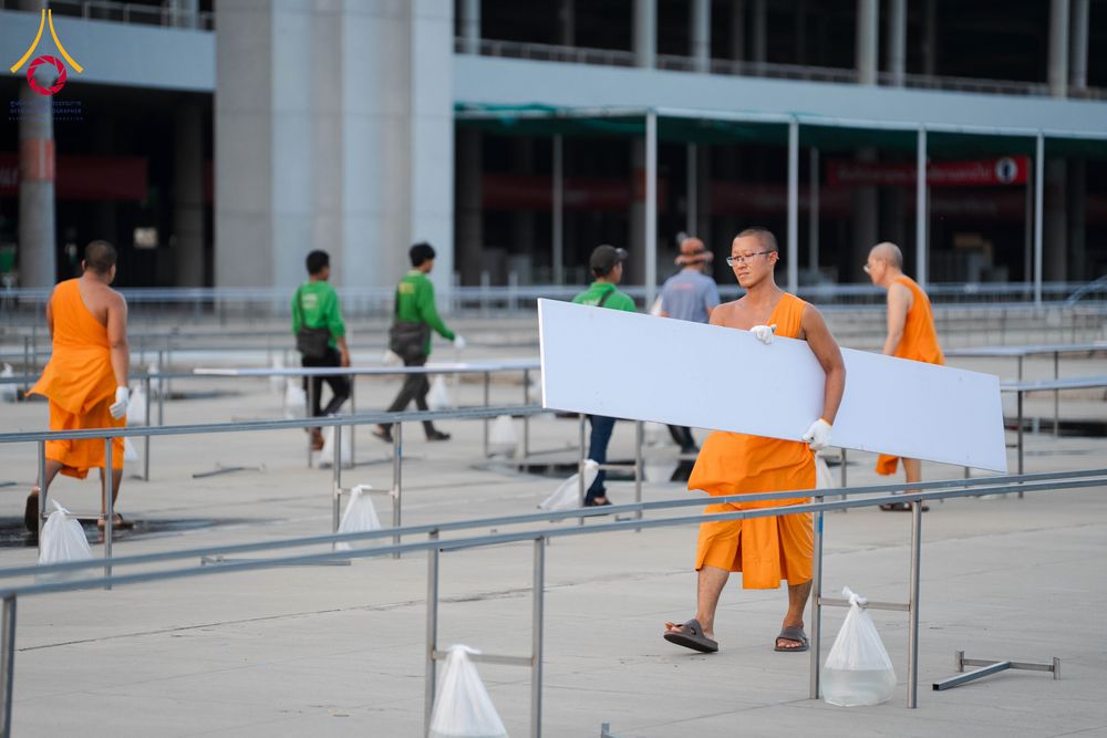 ภาพ No.326428:วันที่ 26 -27 เมษาบน พ.ศ.2569 การเก็บงานแผ่นหน้าโต๊ะที่ลานธรรม งานถวายมหาสังฆทาน 40,000 กว่าวัดทั่วประเทศ ณ ลานธรรม วัดพระธรรมกาย