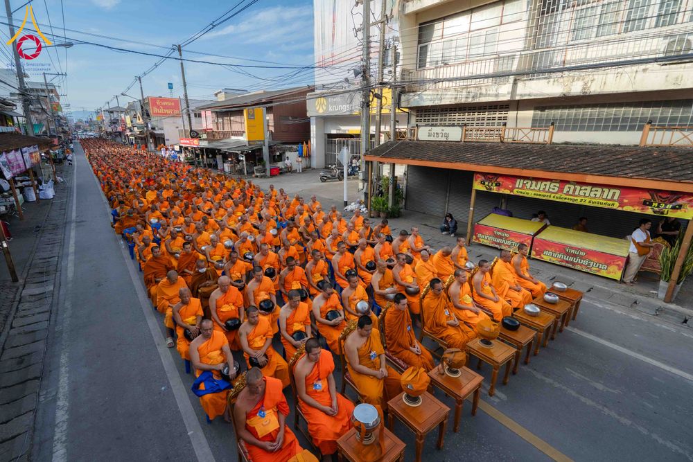ภาพ No.336868:วันเสาร์ที่ 27 มิถุนายน 2569 พิธีตักบาตรพระ 1,345 รูป  ณ ข่วงสันกำแพง อำเภอสันกำแพง จังหวัดเชียงใหม่
