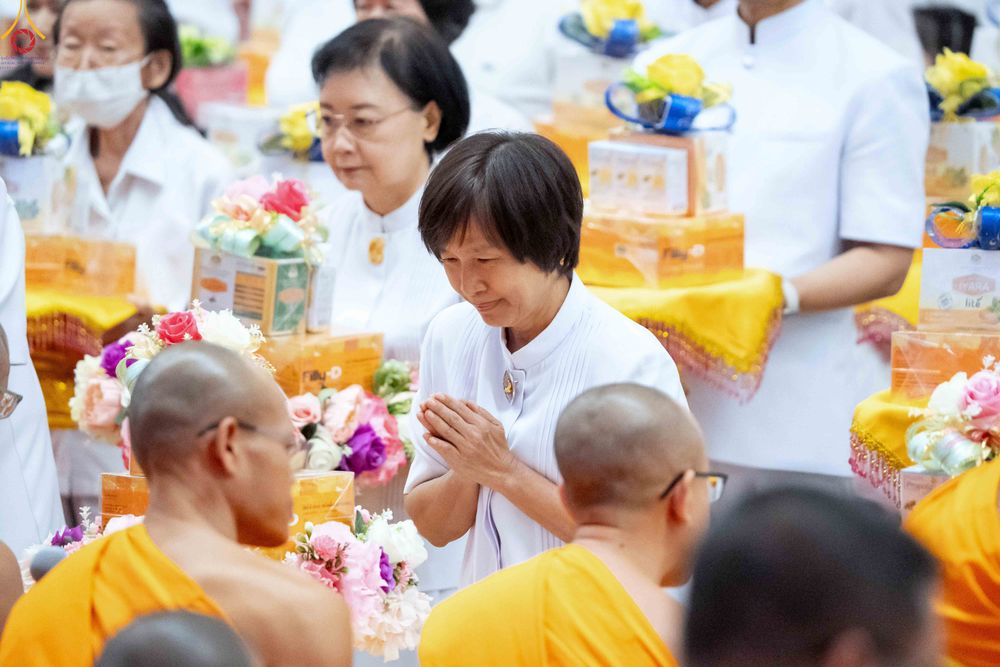 ภาพ No.343684:วันที่ 16 สิงหาคม พ.ศ.2569 พิธีถวายคิลานเภสัช และอุปกรณ์ทางการแพทย์ ณ ห้องแก้วสารพัดนึก2 วัดพระธรรมกาย