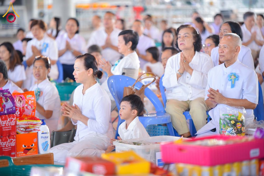 ภาพ No.320706:วันที่ 11 เมษายน พ.ศ.2569 พิธีตักบาตรฉลองสามเณรใหม่ โครงการบรรพชาสามเณรกล้าตะวัน ณ มหารัตนวิหาคด คอร์ 25 ชั้น 2 วัดพระธรรมกาย