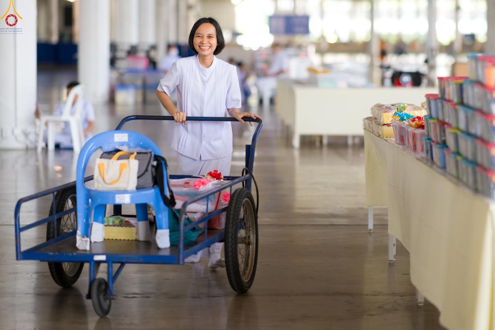 ภาพ No.280496:วันที่ 28 ธันวาคม พ.ศ.2568 พิธีถวายอุปกรณ์ทำความสะอาด ณ ห้องแก้วสารพัดนึก วัดพระธรรมกาย