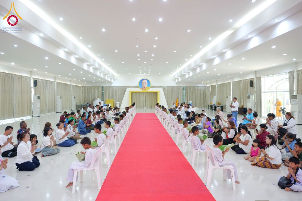 ภาพ No.319871:วันเสาร์ที่ 4 เมษายน พ.ศ.2569 พิธีตัดปอยผมและปลงผม พิธีขอขมาผู้ปกครองและมอบผ้าไตร พิธีบรรพชาและถวายบาตร ณ ศูนย์ปฏิบัติธรรมและศูนย์อบรมเยาวชนเพชรบุรี  ต.ท่าแลง อ.ท่ายาง จ.เพชรบุรี