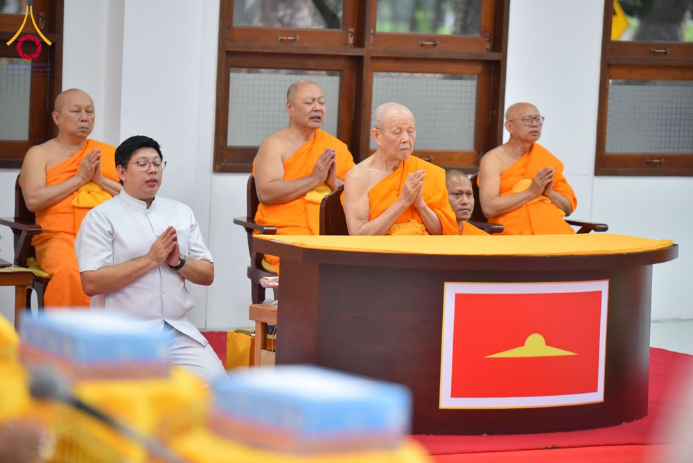 ภาพ No.294221:วันอาทิตย์ที่ 14 ธันวาคม พ.ศ.2568 พิธีเจริญพระพุทธมนต์สมโภชดวงแก้วลูกนิมิตเอก และดวงแก้วนิมิตปฏิบัติธรรม อัญเชิญประดิษฐาน  ณ วัดพระธรรมกายในประเทศสหรัฐอเมริกาและประเทศเยอรมนี 7 แห่ง ณ อาคารปลูกศรัทธา 2 วัดพระธรรมกาย