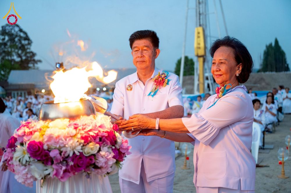 ภาพ No.275232:วันอาทิตย์ที่ 30 พฤศจิกายน พ.ศ. 2568 พิธีจุดประทีปถวายเป็นพุทธบูชา ณ ศูนย์ปฏิบัติธรรมระยอง (บ้านช่องลม)