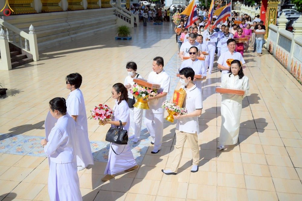 ภาพ No.260929:วันที่ 19 ตุลาคม พ.ศ. 2568 พิธีทอดกฐินสามัคคีทั่วไทย 30,000 วัด โดยคณะศิษยานุศิษย์ บูชาธรรม 81 ปี หลวงพ่อธัมมชโย ณ วัดมาบบอน อ.ศรีราชา จ.ชลบุรี