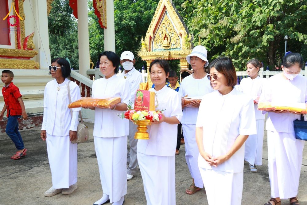ภาพ No.182035:พิธีทอดกฐิน ณ วัดดอนสำโรง จ.สุพรรณบุรี ในโครงการทอดกฐินสามัคคีทั่วไทย 30,000 วัด บูชาธรรม 80 ปี หลวงพ่อธัมมชโย โดยคณะศิษยานุศิษย์วัดพระธรรมกาย วันที่ 2 พฤศจิกายน พ.ศ. 2567