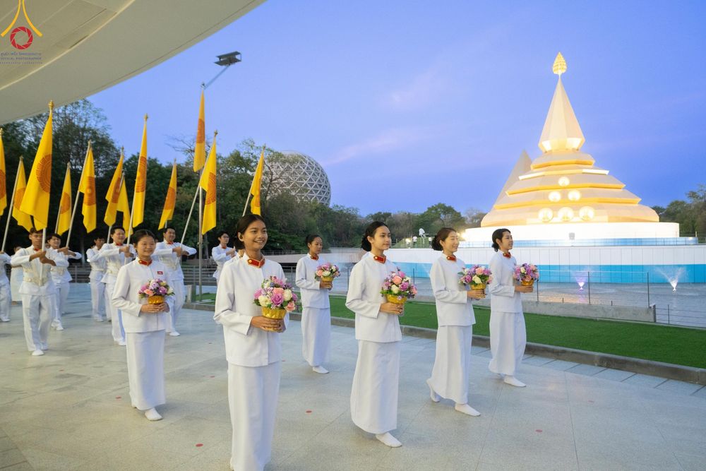 ภาพ No.199624:โครงการอุปสมบทหมู่บูชาธรรม 116 ปี คุณยายอาจารย์มหารัตนอุบาสิกาจันทร์ ขนนกยูง โครงการอุปสมบทหมู่ธรรมทายาท ระดับอุดมศึกษา รุ่นที่ 51 ภาคฤดูหนาว  ณ โบสถ์พระไตรปิฏก วัดพระธรรมกาย จ.ปทุมธานี  วันที่ 11 มกราคม พ.ศ. 2568 โดยมีพระครูปลัดรัตนวีรวัฒน์ เจ้าอาวาสวัด
