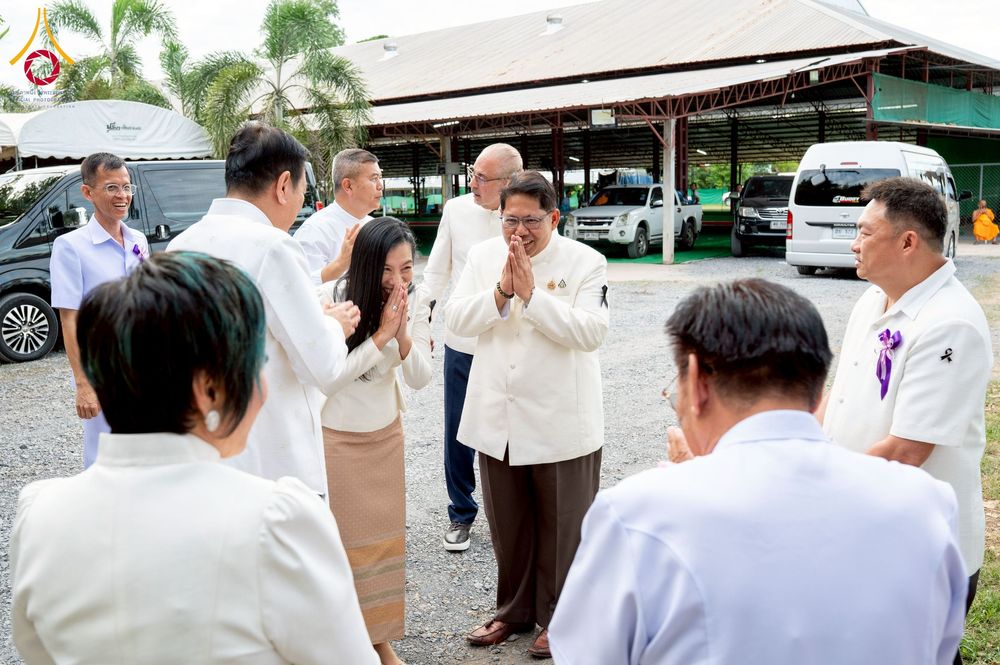 ภาพ No.266058:วันพุธที่ 5 พฤศจิกายน พ.ศ. 2568 (วันพระ ขึ้น 15 ค่ำ เดือน 12) พิธีจุดประทีปโคมลาน, โคมลอย และลอยกระทง ถวายประทีปเป็นพุทธบูชา สร้างความสว่างไสวให้กับแผ่นดินด้วยแสงธรรม ณ พุทธอุทยานนานาชาติ จังหวัดหนองคาย