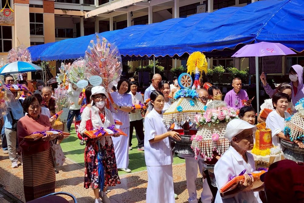 ภาพ No.269755:วันที่ 19 ตุลาคม พ.ศ. 2568 พิธีทอดกฐินสามัคคีทั่วไทย ณ วัดศรีบุญเรือง อ.สบตุ๋ย จ.ลำปาง โดยคณะศิษยานุศิษย์ บูชาธรรม 81 ปี หลวงพ่อธัมมชโย