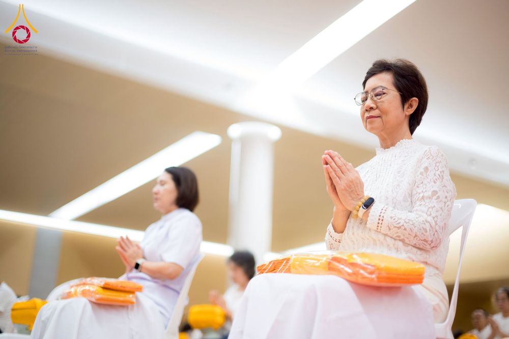 ภาพ No.270557:วันอาทิตย์ที่ 16 พฤศจิกายน พ.ศ. 2568 ถวายกองทุนโครงการอุปสมบทหมู่ 3,000 รูปทั่วไทย  รุ่นบูชาธรรมมหาปูชนียาจารย์ ณ ห้องแก้วสารพัดนึก 2 สภาธรรมกายสากล วัดพระธรรมกาย