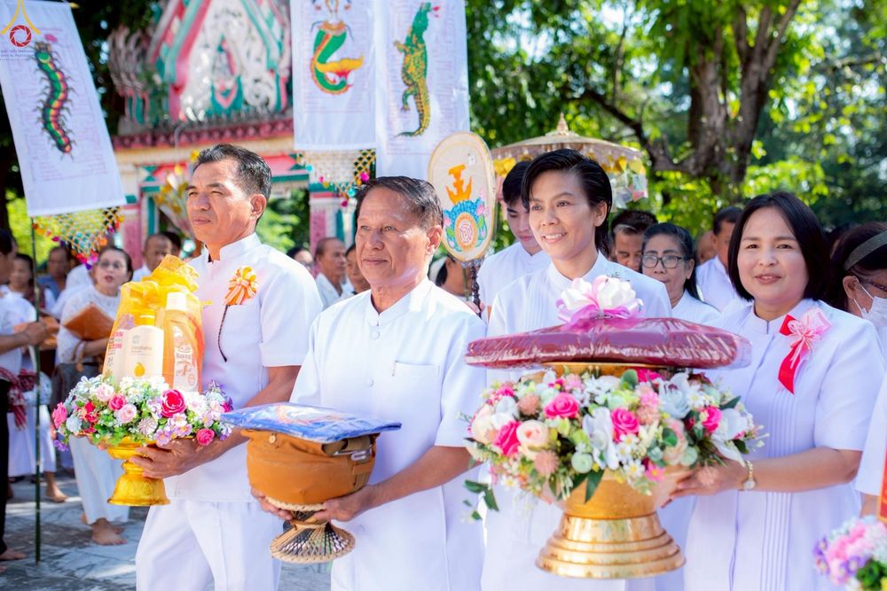 ภาพ No.259510:วันที่ 20 ตุลาคม พ.ศ. 2568 พิธีทอดกฐินสามัคคีทั่วไทย 30,000 วัด โดยคณะศิษยานุศิษย์ บูชาธรรม 81 ปี หลวงพ่อธัมมชโย ณ วัดศรีบุญเรือง จ.นครราชสีมา