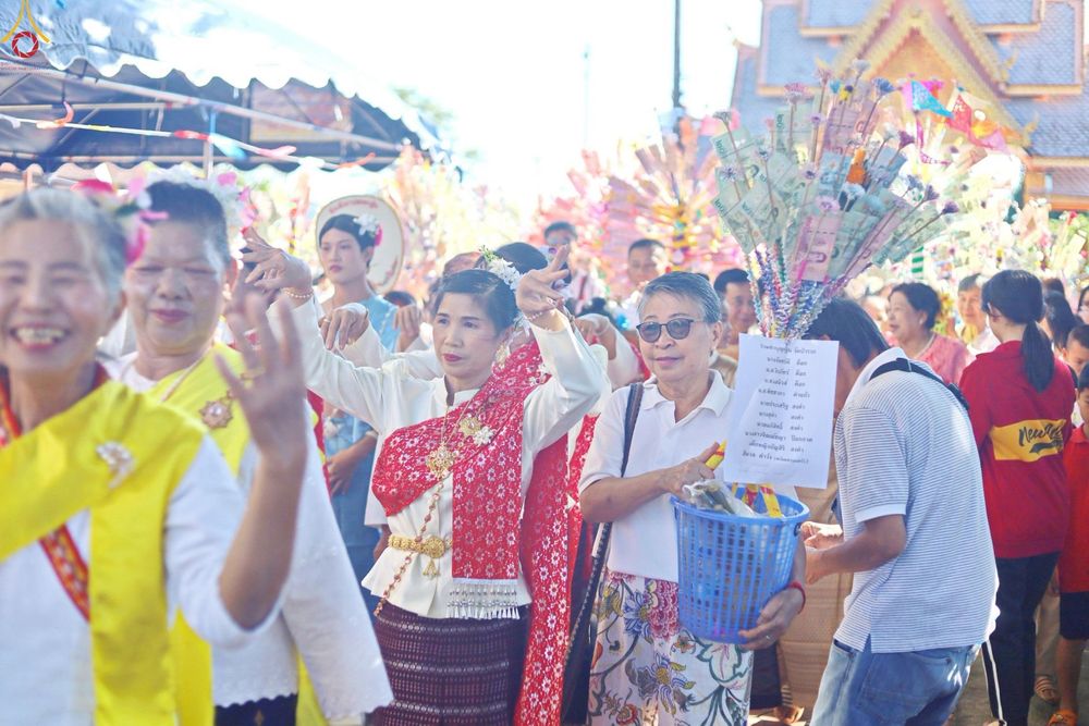 ภาพ No.269972:วันที่ 27 ตุลาคม พ.ศ. 2568 พิธีทอดกฐินสามัคคีทั่วไทย ณ วัดป่ารวก อ.เมือง จ.เชียงราย โดยคณะศิษยานุศิษย์ บูชาธรรม 81 ปี หลวงพ่อธัมมชโย