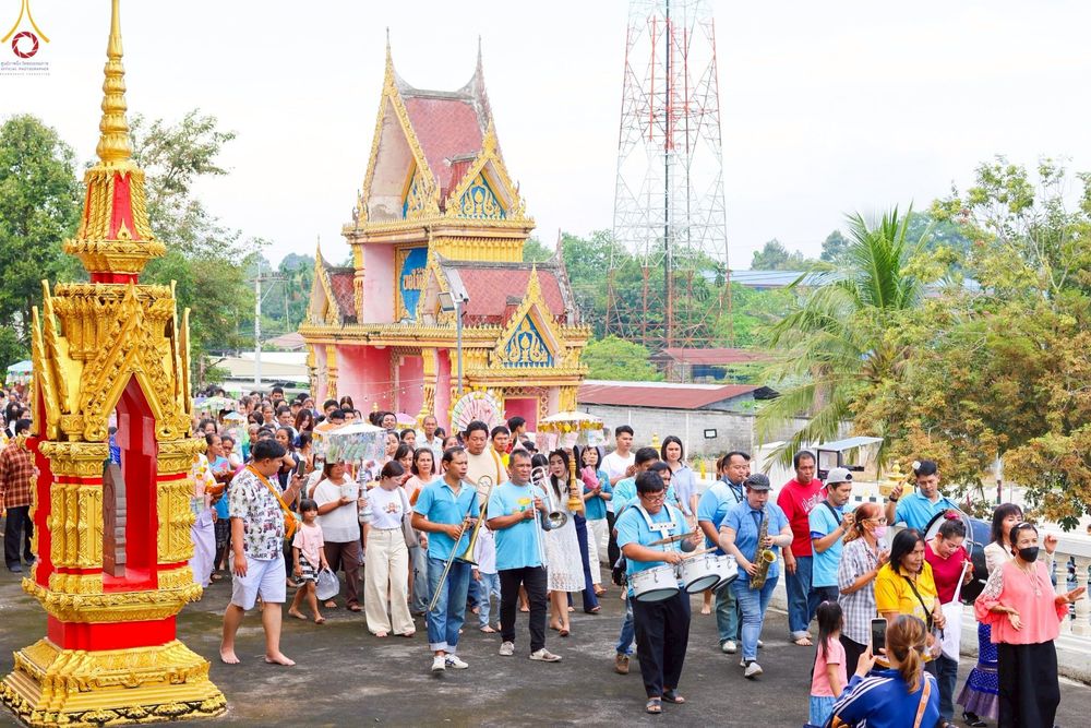 ภาพ No.253843:วันที่ 12 ตุลาคม พ.ศ. 2568 พิธีทอดกฐินสามัคคีทั่วไทย 30,000 วัด โดยคณะศิษยานุศิษย์ บูชาธรรม 81 ปี หลวงพ่อธัมมชโย ณ วัดหนองพะวา ต.บางบุตร อ.บ้านค่าย จ.ระยอง