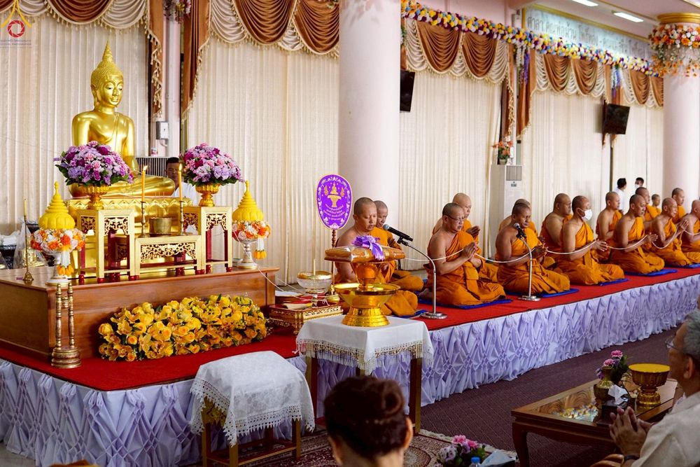 ภาพ No.260832:วันที่ 12 ตุลาคม พ.ศ. 2568 พิธีทอดกฐินสามัคคีทั่วไทย 30,000 วัด โดยคณะศิษยานุศิษย์ บูชาธรรม 81 ปี หลวงพ่อธัมมชโย ณ วัดใหญ่บางปลากด ต.ในคลองบางปลากด  อ.พระสมุทรเจดีย์ จ.สมุทรปราการ