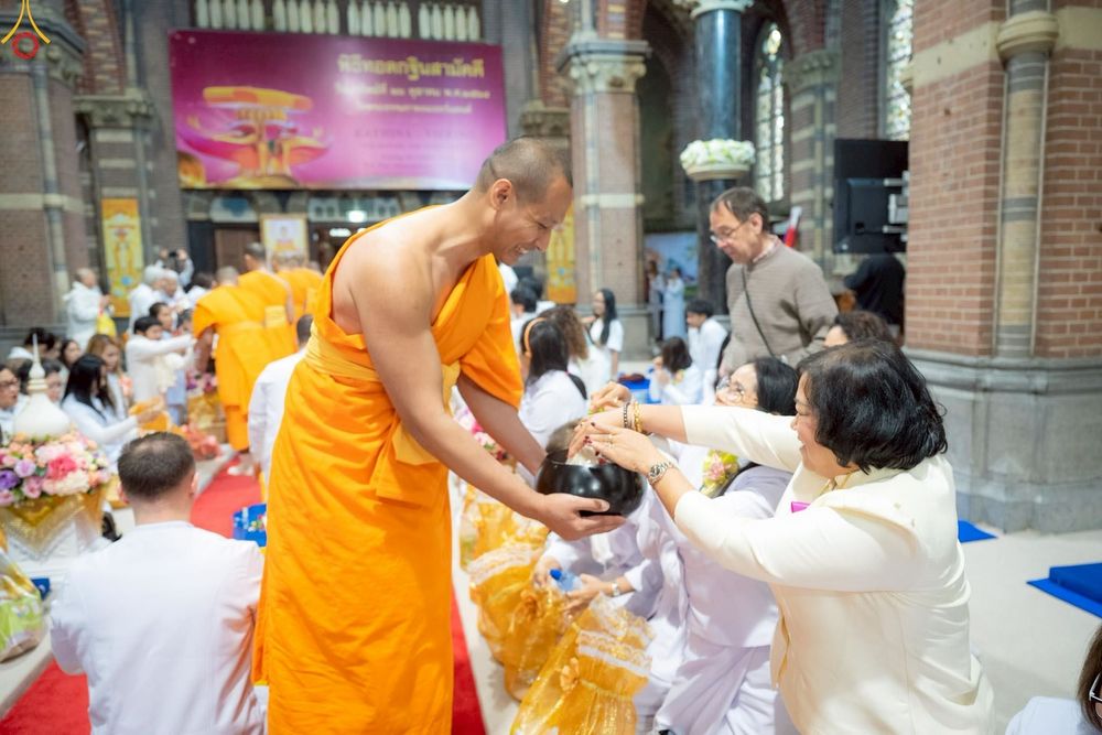 ภาพ No.271344:วันอาทิตย์ที่ 26 ตุลาคม พ.ศ. 2568 พิธีทอดกฐินสามัคคีวัดพระธรรมกายเนเธอร์แลนด์ กฐินเพื่อปฏิสังขรณ์ผนังรอบโบสถ์ อายุกว่า 135 ปี