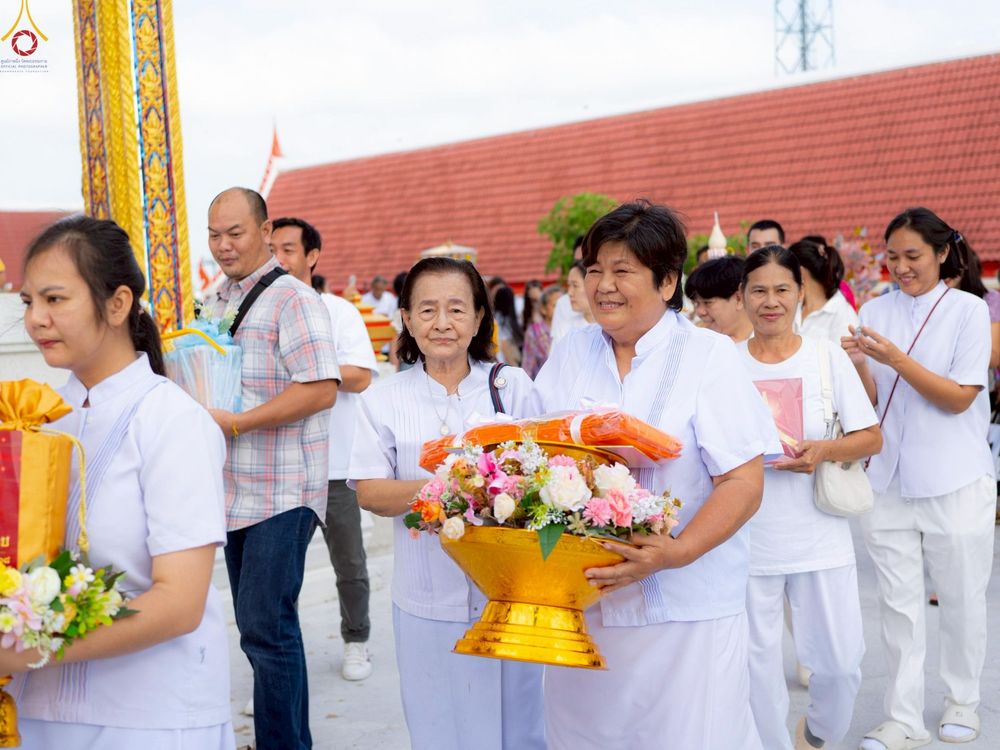 ภาพ No.258716:วันที่ 19 ตุลาคม พ.ศ. 2568 พิธีทอดกฐินสามัคคีทั่วไทย 30,000 วัด โดยคณะศิษยานุศิษย์ บูชาธรรม 81 ปี หลวงพ่อธัมมชโย ณ วัดบัวผัน แขวงท่าข้าม เขตบางขุนเทียน จ.กรุงเทพฯ