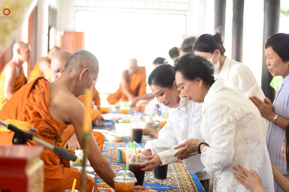 ภาพ No.252468:วันที่ 11 ตุลาคม พ.ศ. 2568 พิธีทอดกฐินสามัคคีทั่วไทย 30,000 วัด โดยคณะศิษยานุศิษย์ บูชาธรรม 81 ปี หลวงพ่อธัมมชโย ณ วัดบางวันทอง อ.บ้านแพ้ว จ.สมุทรสงคราม