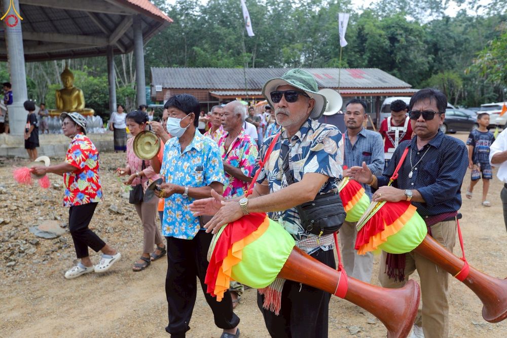 ภาพ No.260756:วันที่ 19 ตุลาคม พ.ศ. 2568 พิธีทอดกฐินสามัคคีทั่วไทย 30,000 วัด โดยคณะศิษยานุศิษย์ บูชาธรรม 81 ปี หลวงพ่อธัมมชโย ณ ที่พักสงฆ์บ้านขวัญพัฒน์ ต.คลองพา  อ.ท่าชนะ จ.สุราษฎร์ธานี