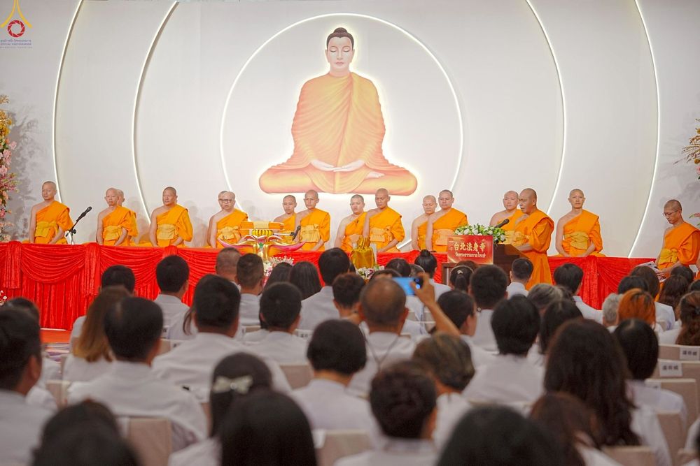 ภาพ No.271401:วันอาทิตย์ที่ 26 ตุลาคม พ.ศ. 2568 พิธีกล่าวสุนทรพจน์รวมสงฆ์ 3 นิกาย  ในวาระครบรอบ 30 ปีวัดพระธรรมกายไทเป