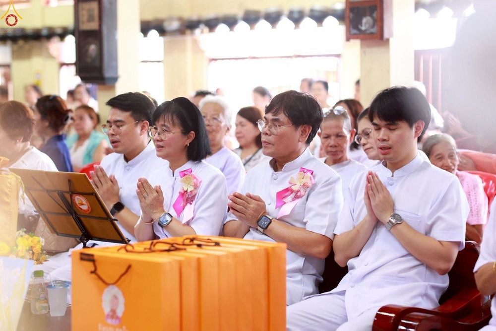 ภาพ No.271287:วันที่ 12 ตุลาคม พ.ศ. 2568 พิธีทอดกฐินสามัคคีทั่วไทย ณ วัดสาธุชนาราม อ.อัมพวา จ.สมุทรสงคราม โดยคณะศิษยานุศิษย์ บูชาธรรม 81 ปี หลวงพ่อธัมมชโย