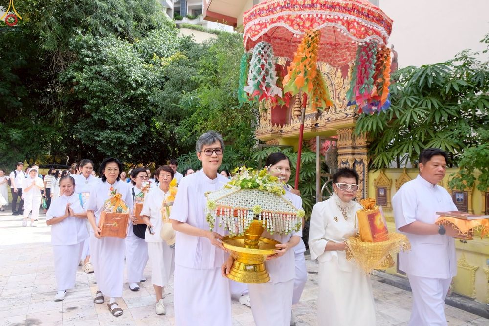 ภาพ No.264927:วันที่ 23 ตุลาคม พ.ศ. 2568 พิธีทอดกฐินสามัคคีทั่วไทย 30,000 วัด โดยคณะศิษยานุศิษย์ บูชาธรรม 81 ปี หลวงพ่อธัมมชโย ณ วัดด่าน กรุงเทพมหานครฯ