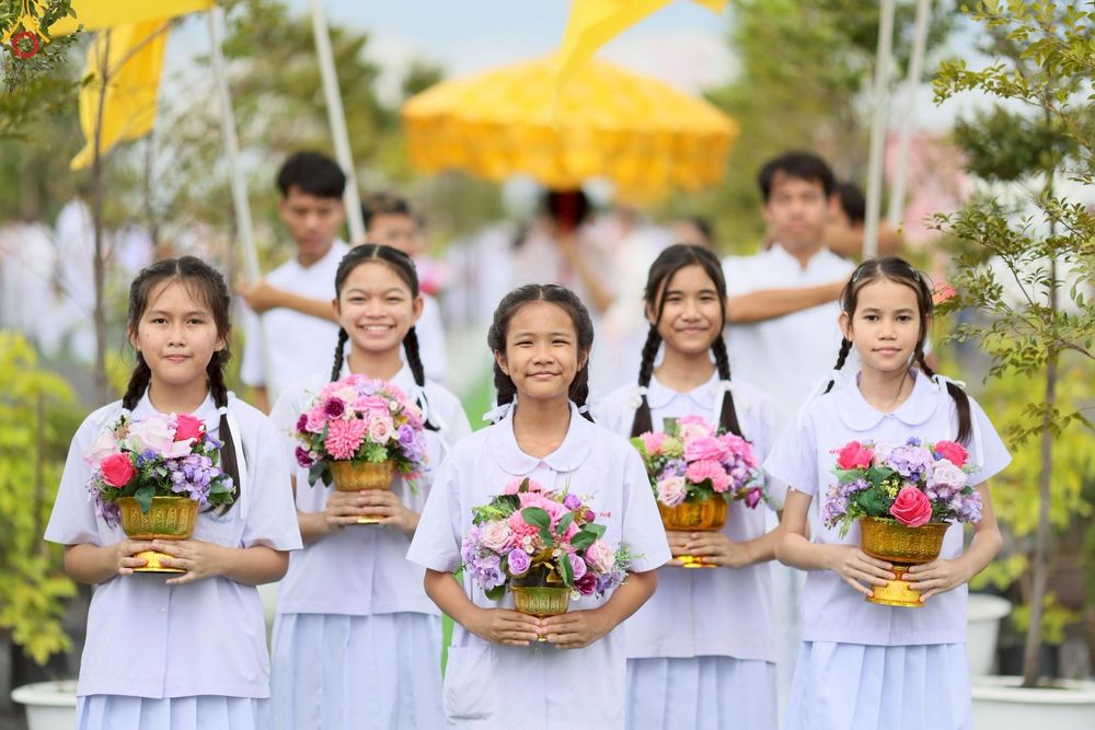 ภาพ No.272230:วันเสาร์ที่ 1 พฤศจิกายน พ.ศ. 2568 พิธีทอดกฐินสามัคคี สร้างกุฏิหมู่สามเณร ณ ศูนย์ปฏิบัติธรรมเบญจธรรม ปทุมธานี  ต.บ้านปทุม อ.สามโคก จ.ปทุมธานี