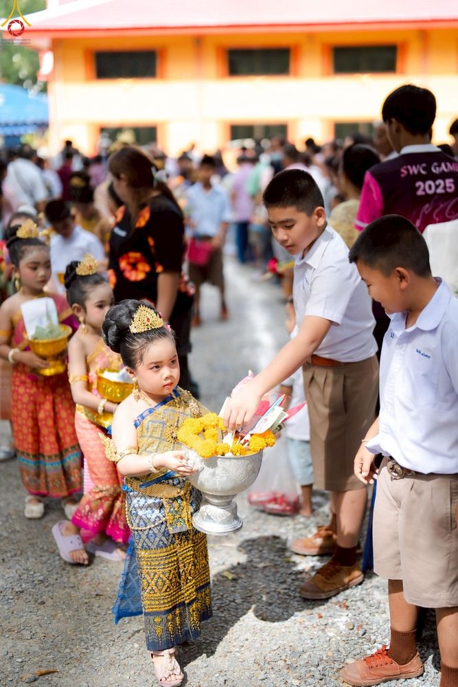 ภาพ No.250745:วันพุธที่ 8 ตุลาคม พ.ศ. 2568 พิธีทอดกฐินสามัคคีทั่วไทย 30,000 วัด โดยคณะศิษยานุศิษย์ บูชาธรรม 81 ปี หลวงพ่อธัมมชโย ณ วัดหนองโพธิ์ อ.กำแพงแสน จ.นครปฐม