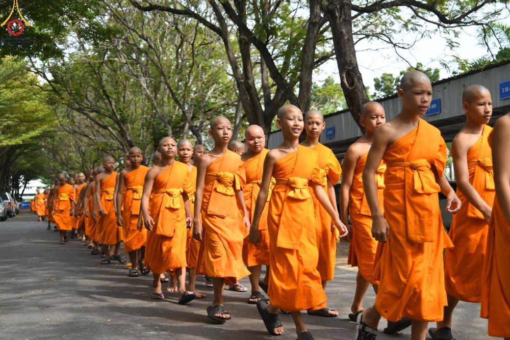 ภาพ No.169721:พิธีถวายภัตตาหารเมนูสวรรค์ "เพื่อการบรรลุธรรม" เนื่องในวันลอยกระทง (ขึ้น 15 ค่ำ เดือน 12) วันศุกร์ที่ 15 พฤศจิกายน พ.ศ. 2567 ณ หอฉันคุณยายอาจารย์ฯ วัดพระธรรมกาย